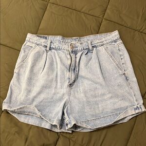 American Eagle Mom Short size 12